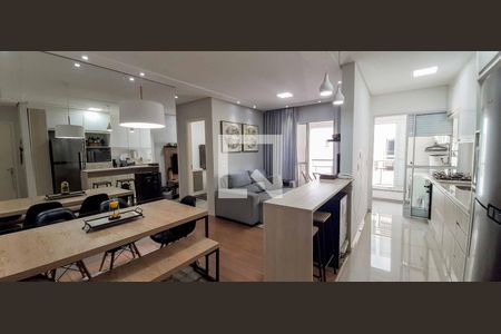 Sala de apartamento à venda com 2 quartos, 60m² em Jardim Sindona, Osasco