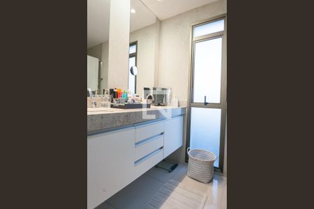 Apartamento à venda com 154m², 3 quartos e 3 vagas Apartamento à venda com 154m², 3 quartos e 3 vagasbanheiro suíte master