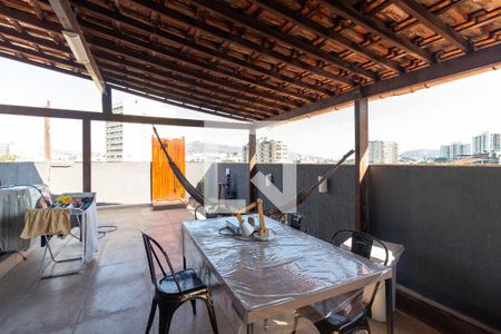 Apartamento à venda com 110m², 2 quartos e 1 vaga Apartamento à venda com 110m², 2 quartos e 1 vagaCobertura e Área de Serviço