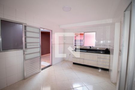 Casa de Condomínio para alugar com 2 quartos, 95m² em Vila Mazzei, São Paulo