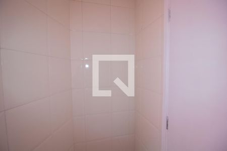 Banheiro de casa de condomínio à venda com 2 quartos, 95m² em Vila Mazzei, São Paulo