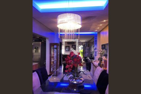 Casa à venda com 4 quartos, 259m² em Vila Mariana, São Paulo