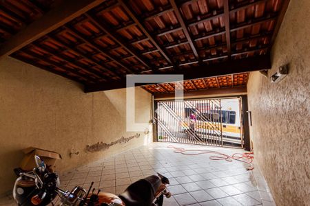 Casa à venda com 250m², 3 quartos e 4 vagas Casa à venda com 250m², 3 quartos e 4 vagasGaragem