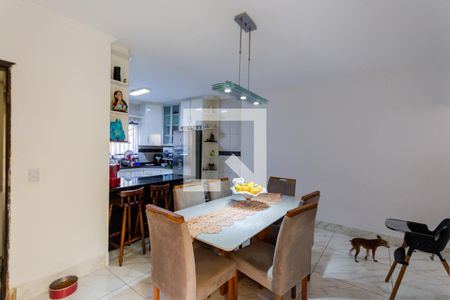 Casa à venda com 250m², 3 quartos e 4 vagas Casa à venda com 250m², 3 quartos e 4 vagasCozinha