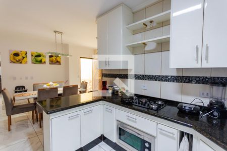 Casa à venda com 250m², 3 quartos e 4 vagas Casa à venda com 250m², 3 quartos e 4 vagasCozinha