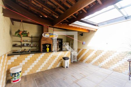 Casa à venda com 250m², 3 quartos e 4 vagas Casa à venda com 250m², 3 quartos e 4 vagasQuintal