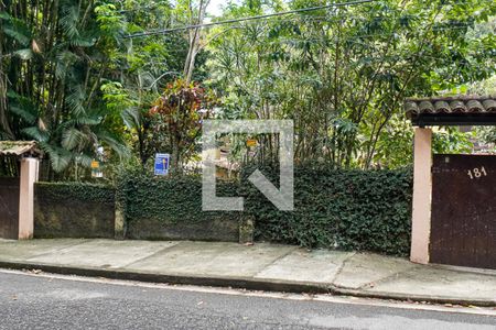 Casa à venda com 600m², 3 quartos e 3 vagasPlaquinha Quinto Andar -