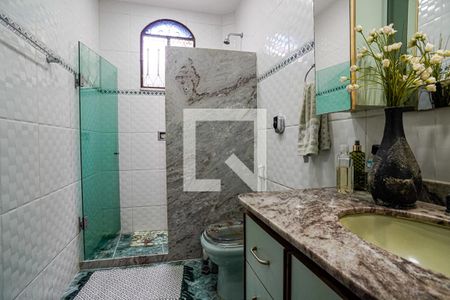 Casa à venda com 600m², 3 quartos e 3 vagasBanheiro Social 