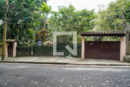 Casa à venda com 600m², 3 quartos e 3 vagasFachada