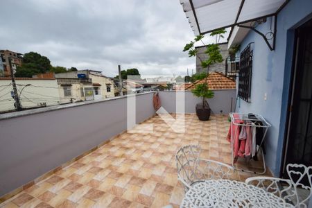 Casa à venda com 360m², 4 quartos e 4 vagas Casa à venda com 360m², 4 quartos e 4 vagasVaranda (Segundo Andar)