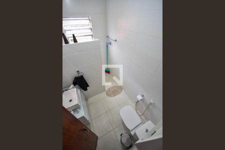 Casa à venda com 360m², 4 quartos e 4 vagas Casa à venda com 360m², 4 quartos e 4 vagasBanheiro Social 1