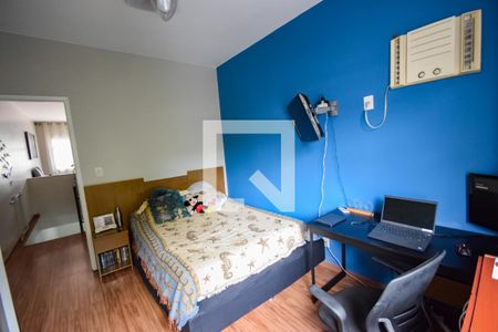 Casa à venda com 360m², 4 quartos e 4 vagas Casa à venda com 360m², 4 quartos e 4 vagasQuarto 4