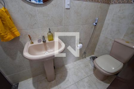 Casa à venda com 360m², 4 quartos e 4 vagas Casa à venda com 360m², 4 quartos e 4 vagasBanheiro Social 3 (Fundos)