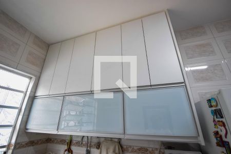 Casa à venda com 360m², 4 quartos e 4 vagas Casa à venda com 360m², 4 quartos e 4 vagasCozinha - Armários