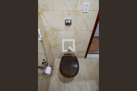 Casa à venda com 360m², 4 quartos e 4 vagas Casa à venda com 360m², 4 quartos e 4 vagasBanheiro Social 2