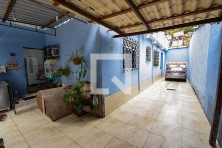 Casa à venda com 360m², 4 quartos e 4 vagas Casa à venda com 360m², 4 quartos e 4 vagasGaragem