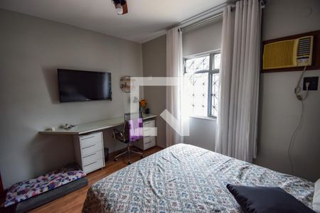 Casa à venda com 360m², 4 quartos e 4 vagas Casa à venda com 360m², 4 quartos e 4 vagasQuarto 2