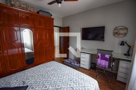 Casa à venda com 360m², 4 quartos e 4 vagas Casa à venda com 360m², 4 quartos e 4 vagasQuarto 2