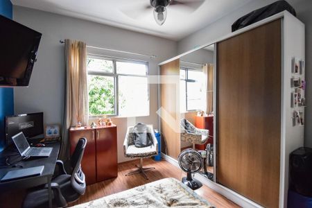 Casa à venda com 360m², 4 quartos e 4 vagas Casa à venda com 360m², 4 quartos e 4 vagasQuarto 4