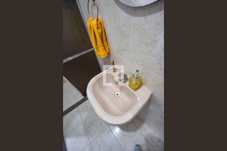 Casa à venda com 360m², 4 quartos e 4 vagas Casa à venda com 360m², 4 quartos e 4 vagasBanheiro Social 3 (Fundos)