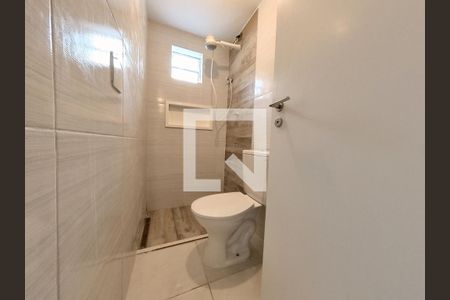 Banheiro de casa para alugar com 1 quarto, 45m² em Jardim Líbano, São Paulo