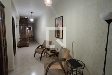 Corredor de casa para alugar com 3 quartos, 220m² em Vila Figueira, Suzano