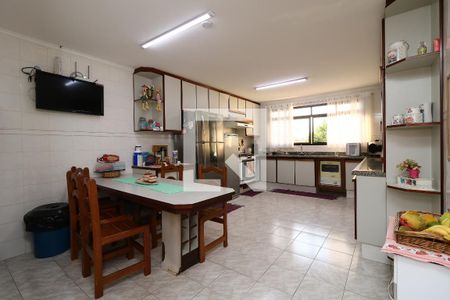 Casa à venda com 452m², 4 quartos e 12 vagasCozinha