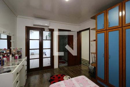 Casa à venda com 452m², 4 quartos e 12 vagasSuíte 2