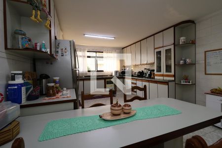 Casa à venda com 452m², 4 quartos e 12 vagasCozinha