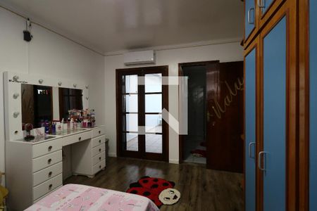 Casa à venda com 452m², 4 quartos e 12 vagasSuíte 2