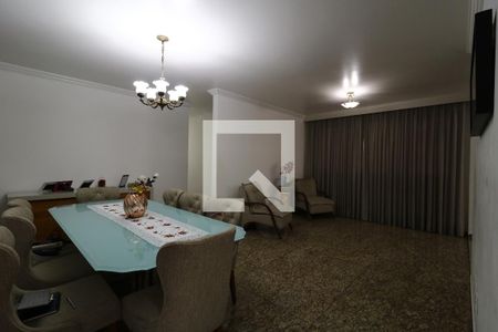 Casa à venda com 452m², 4 quartos e 12 vagasSala de Jantar