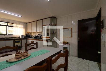 Casa à venda com 452m², 4 quartos e 12 vagasCozinha