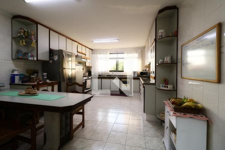 Casa à venda com 452m², 4 quartos e 12 vagasCozinha