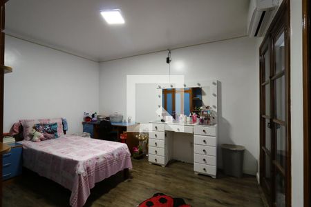 Casa à venda com 452m², 4 quartos e 12 vagasSuíte 2