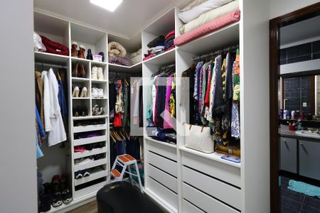 Casa à venda com 452m², 4 quartos e 12 vagasCloset da Suíte 4