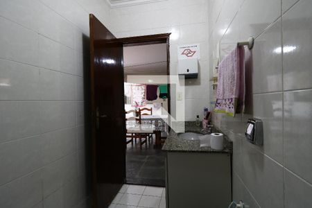 Casa à venda com 452m², 4 quartos e 12 vagasBanheiro de Serviço