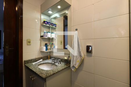 Casa à venda com 452m², 4 quartos e 12 vagasBanheiro da Suíte 3