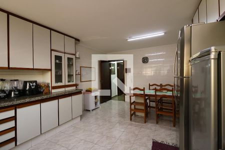 Casa à venda com 452m², 4 quartos e 12 vagasCozinha