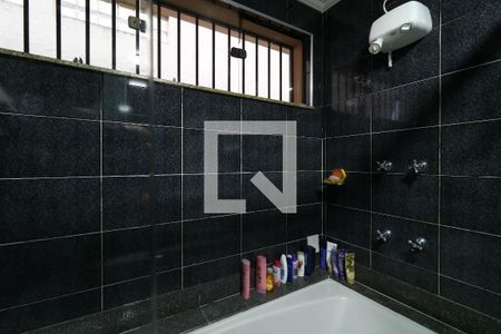 Casa à venda com 452m², 4 quartos e 12 vagasBanheiro da Suíte 4