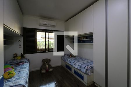 Casa à venda com 452m², 4 quartos e 12 vagasSuíte 3