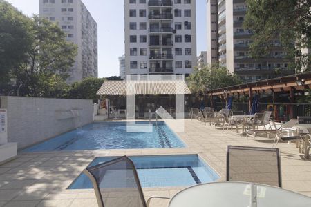 Apartamento para alugar com 70m², 3 quartos e 1 vagaÁrea comum - Piscina