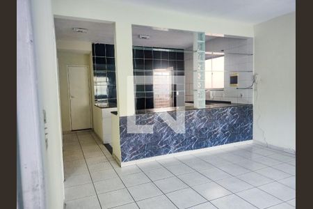Sala de casa para alugar com 3 quartos, 94m² em Marechal Hermes, Rio de Janeiro