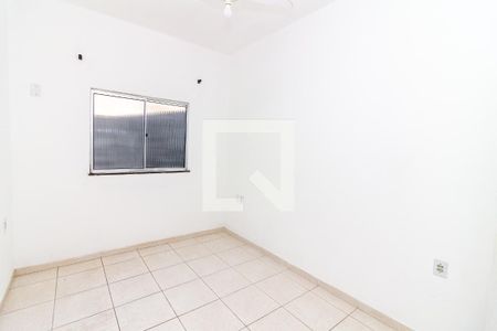 Quarto 2 de casa para alugar com 3 quartos, 94m² em Marechal Hermes, Rio de Janeiro