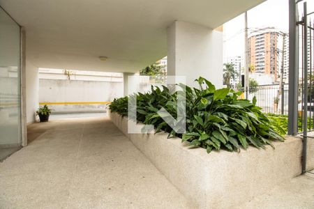 Área comum - Jardim da entrada de apartamento para alugar com 2 quartos, 72m² em Vila Nova Conceição, São Paulo