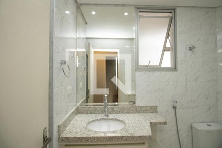 Apartamento para alugar com 72m², 2 quartos e 1 vaga Apartamento para alugar com 72m², 2 quartos e 1 vagaBanheiro