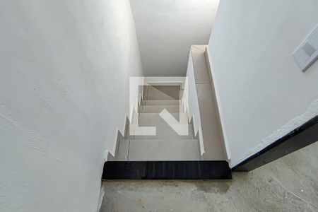 Casa para alugar com 112m², 3 quartos e 1 vagaescada