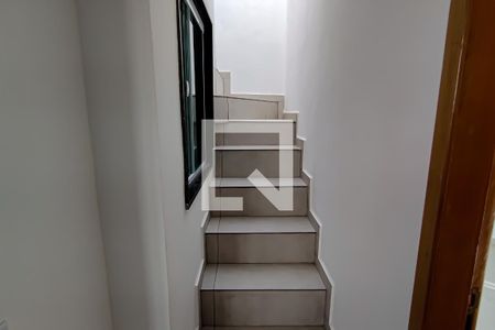 Casa para alugar com 112m², 3 quartos e 1 vagaescada