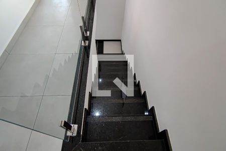 escada de casa para alugar com 3 quartos, 112m² em Jacarepaguá, Rio de Janeiro
