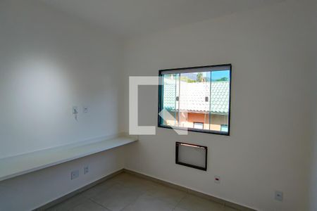 quarto 1 de casa para alugar com 3 quartos, 112m² em Jacarepaguá, Rio de Janeiro