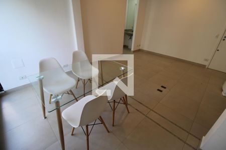 Sala/Cozinha de apartamento para alugar com 1 quarto, 38m² em Vila Suzana, São Paulo